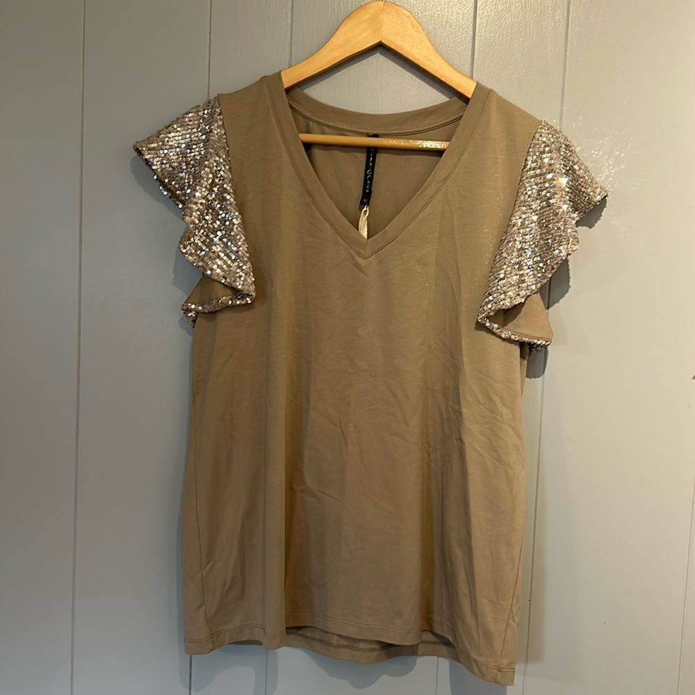 NWT Manila Grace Beige Sequin Sleeve Tee Size Medium